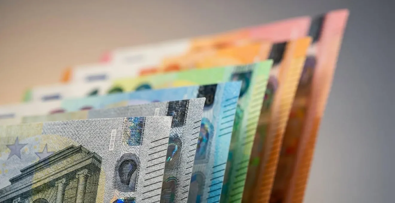 Illustrazione del calcolo del rendimento totale di un BTP Valore con cedole crescenti e premio fedeltà